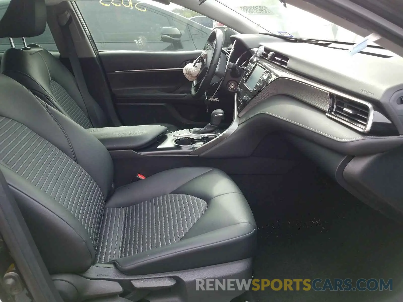 5 Photograph of a damaged car 4T1B11HK2KU725009 TOYOTA CAMRY 2019