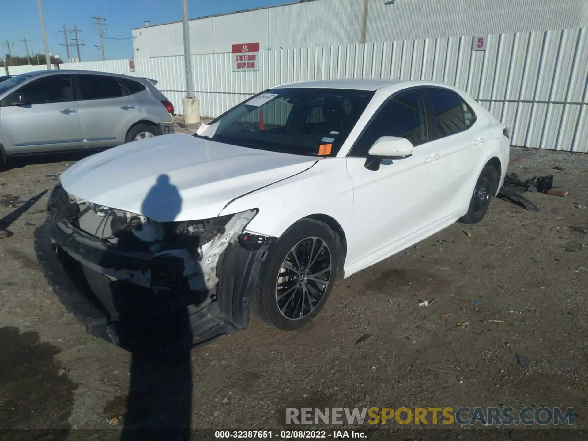 2 Photograph of a damaged car 4T1B11HK2KU727584 TOYOTA CAMRY 2019