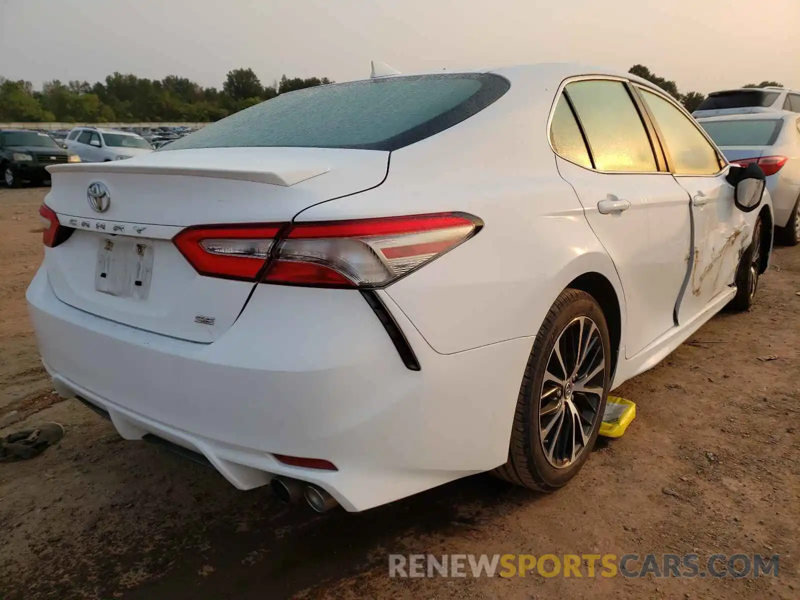 4 Photograph of a damaged car 4T1B11HK2KU727620 TOYOTA CAMRY 2019