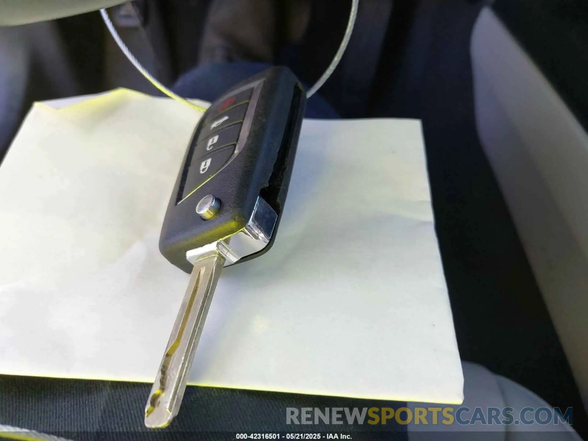 11 Photograph of a damaged car 4T1B11HK2KU732428 TOYOTA CAMRY 2019