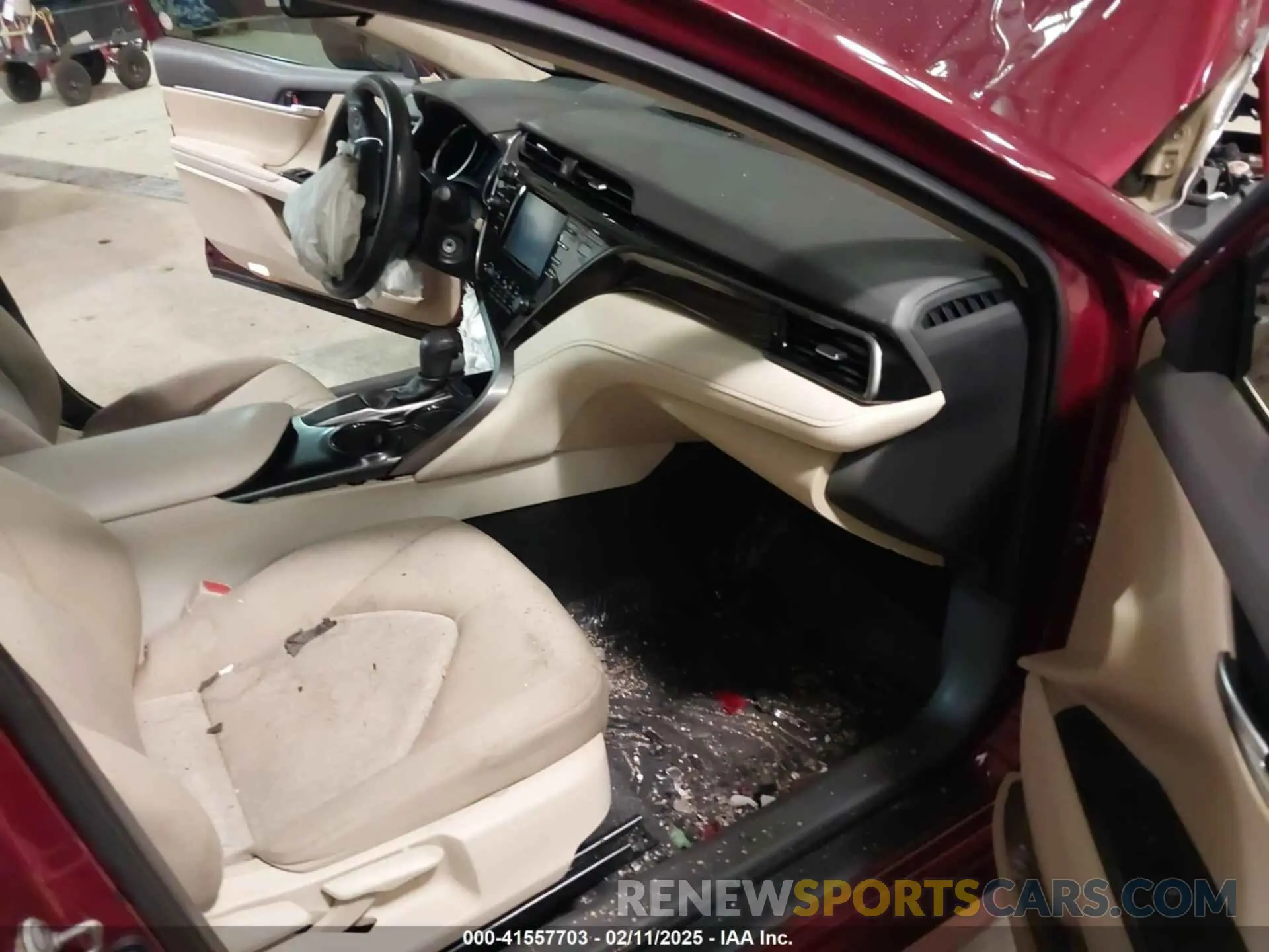 5 Photograph of a damaged car 4T1B11HK2KU737712 TOYOTA CAMRY 2019