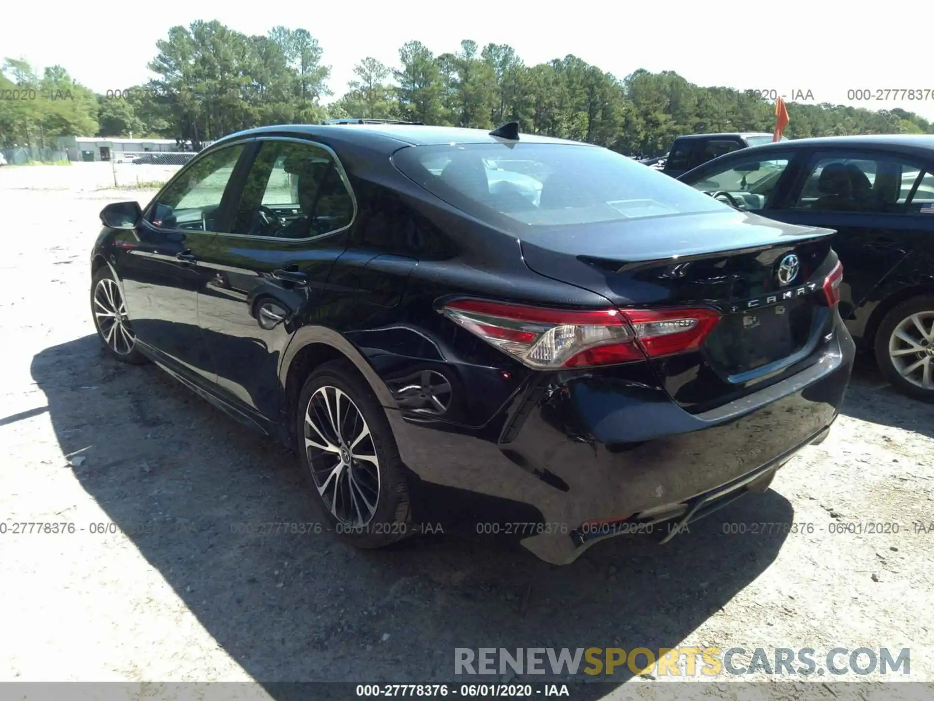 3 Photograph of a damaged car 4T1B11HK2KU739377 TOYOTA CAMRY 2019