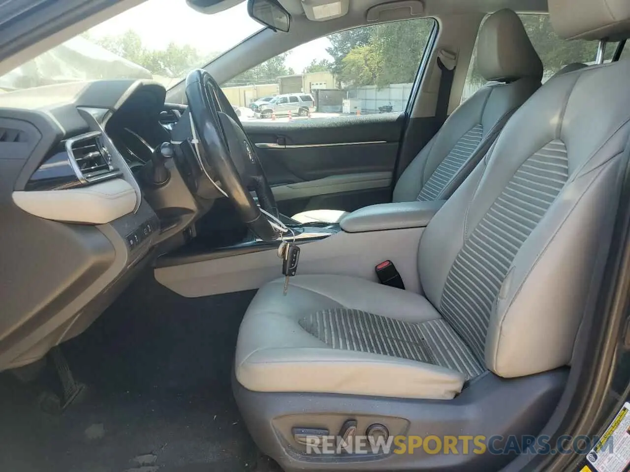 7 Photograph of a damaged car 4T1B11HK2KU740254 TOYOTA CAMRY 2019