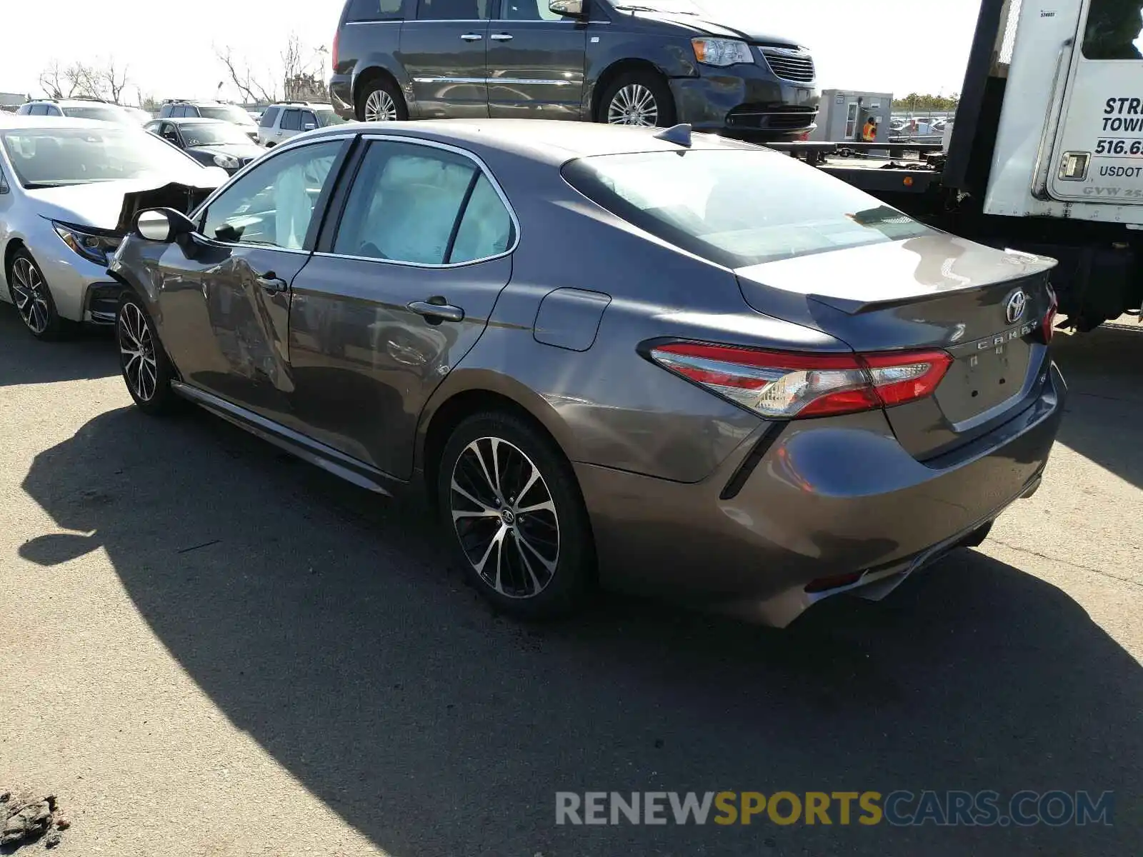 3 Photograph of a damaged car 4T1B11HK2KU742604 TOYOTA CAMRY 2019