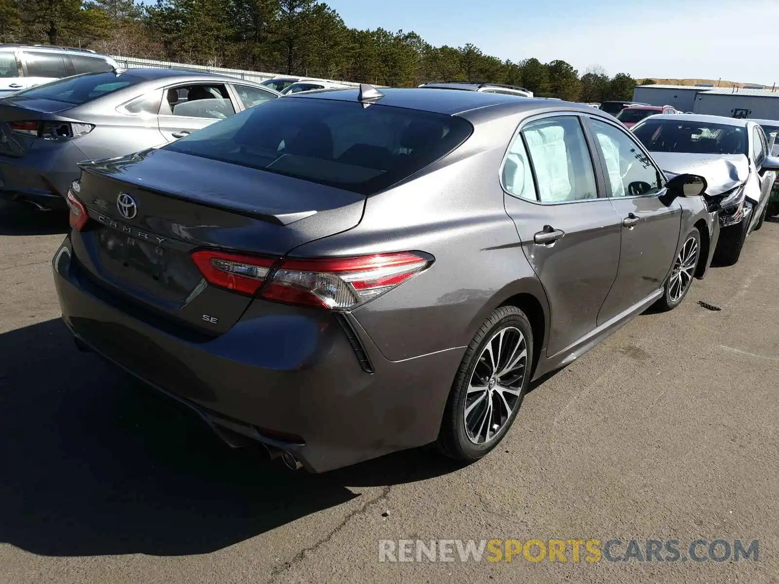 4 Photograph of a damaged car 4T1B11HK2KU742604 TOYOTA CAMRY 2019