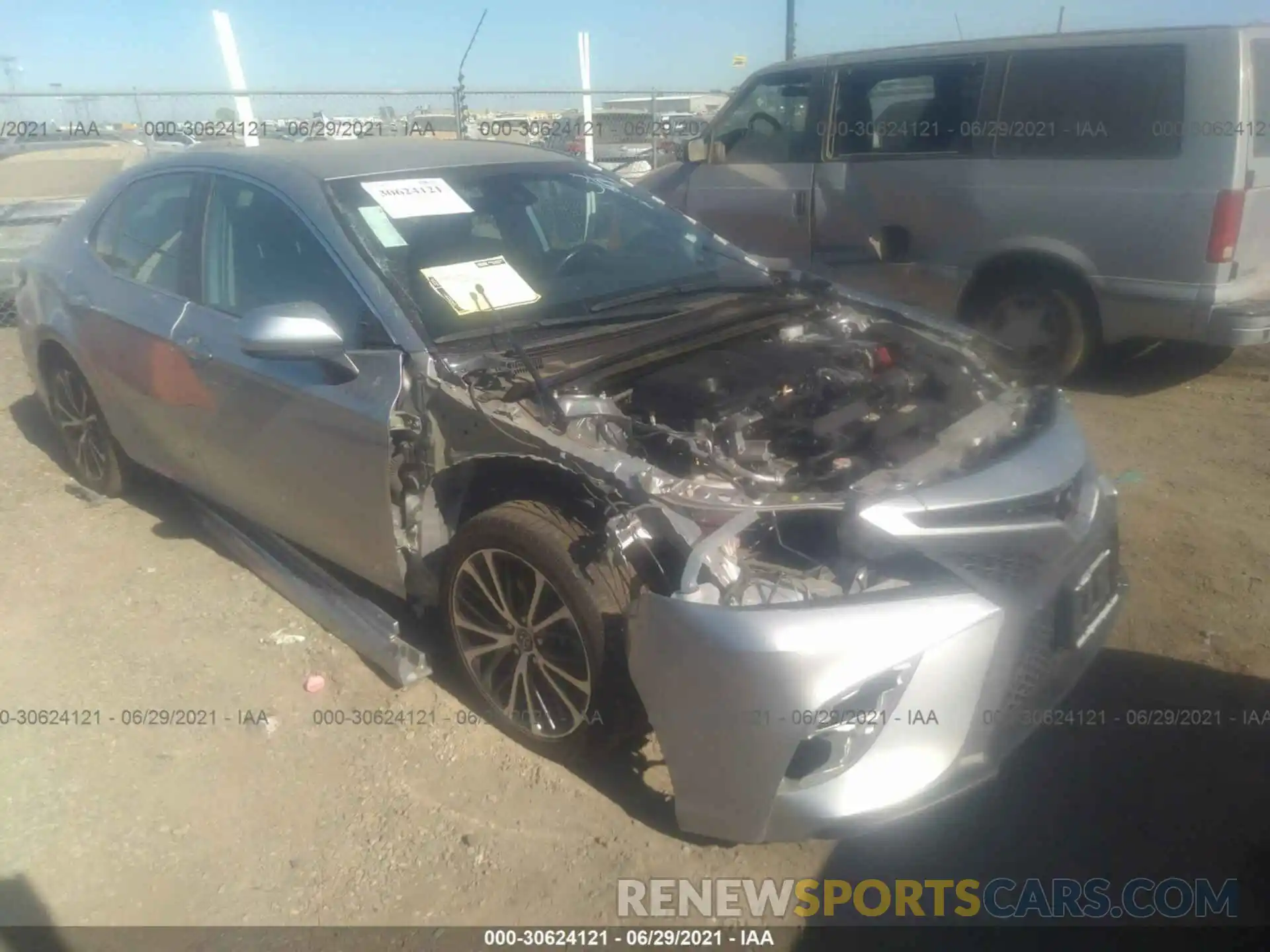 1 Photograph of a damaged car 4T1B11HK2KU743946 TOYOTA CAMRY 2019