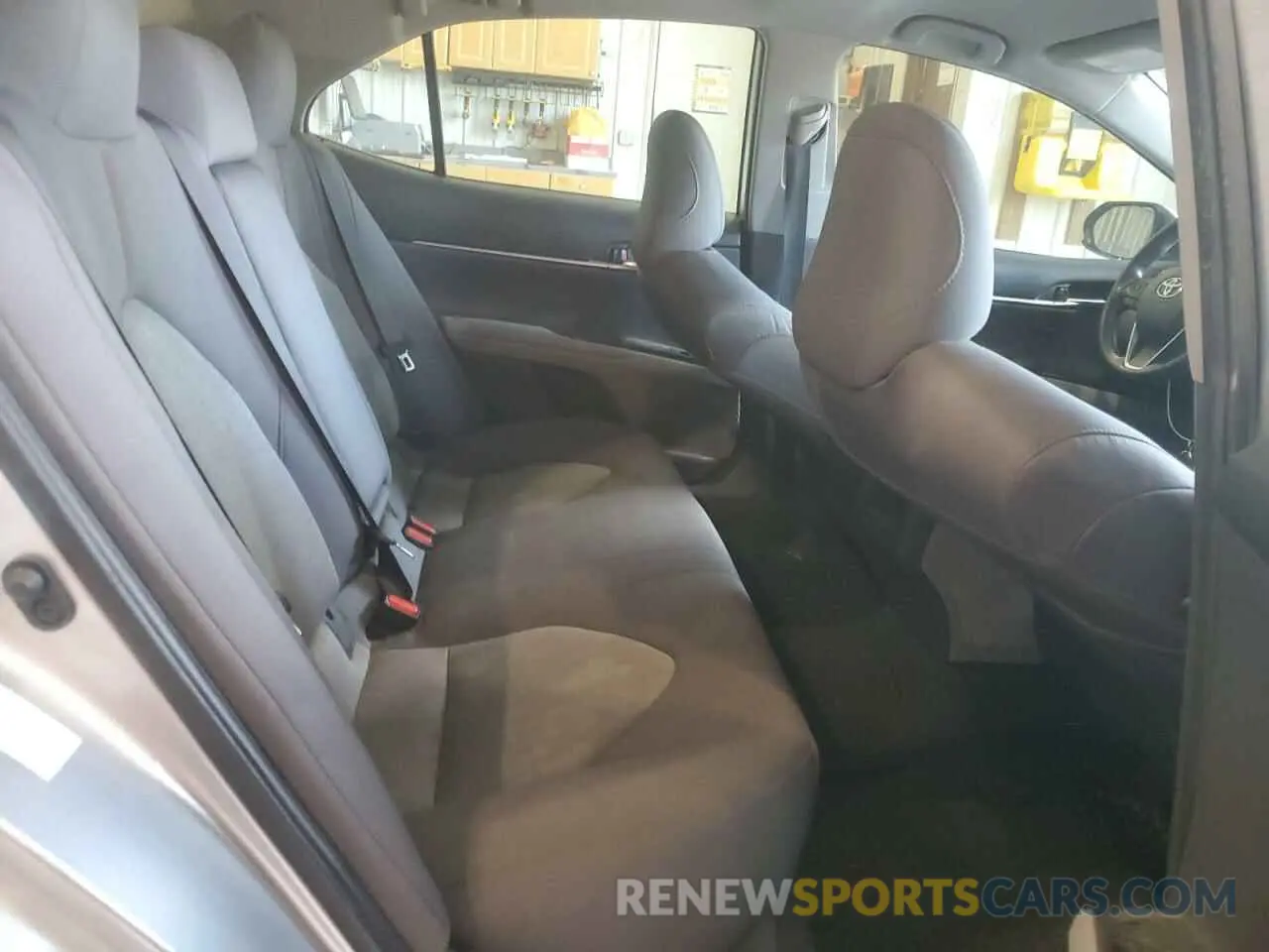 10 Photograph of a damaged car 4T1B11HK2KU745762 TOYOTA CAMRY 2019