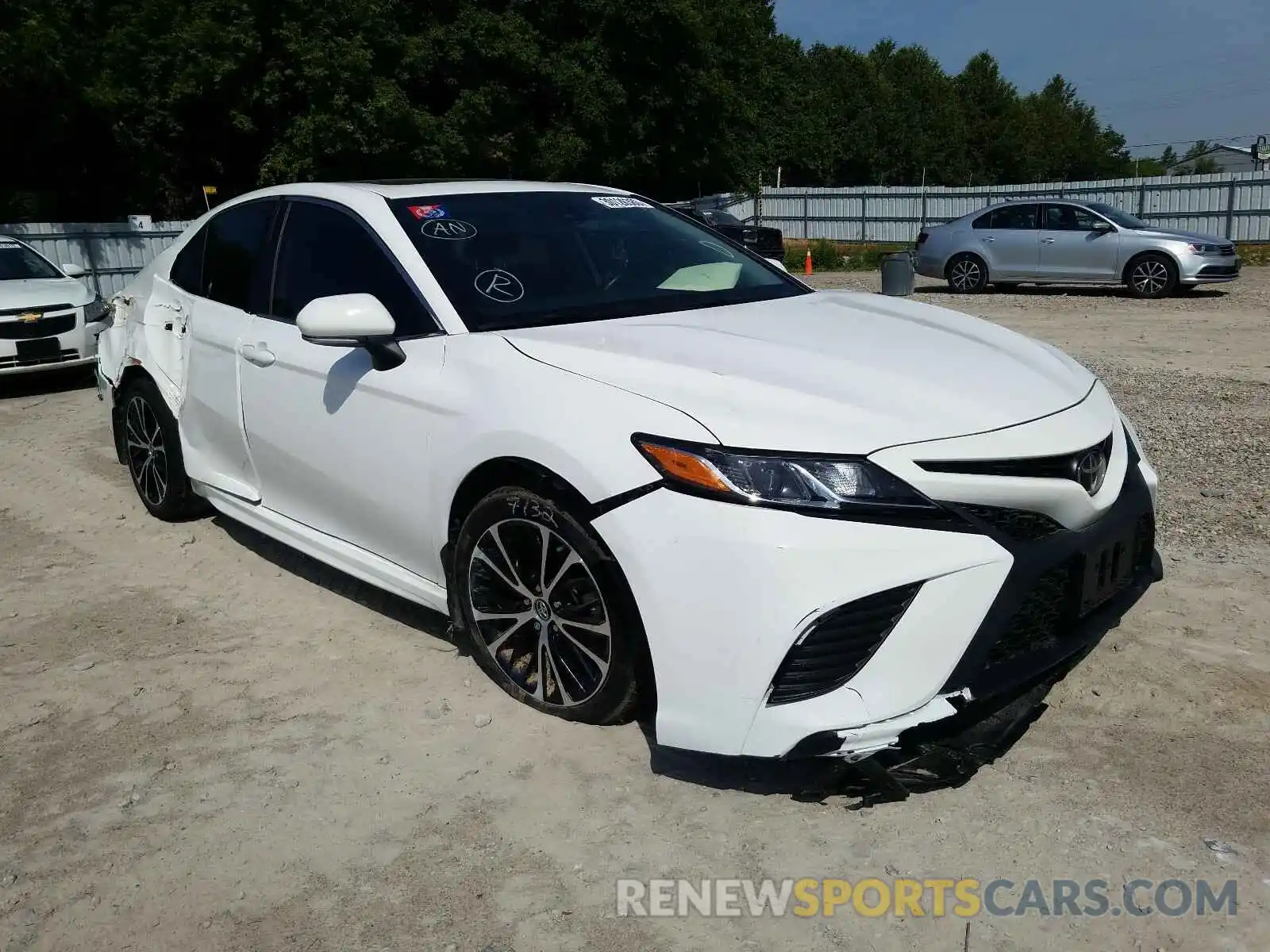 1 Photograph of a damaged car 4T1B11HK2KU747852 TOYOTA CAMRY 2019