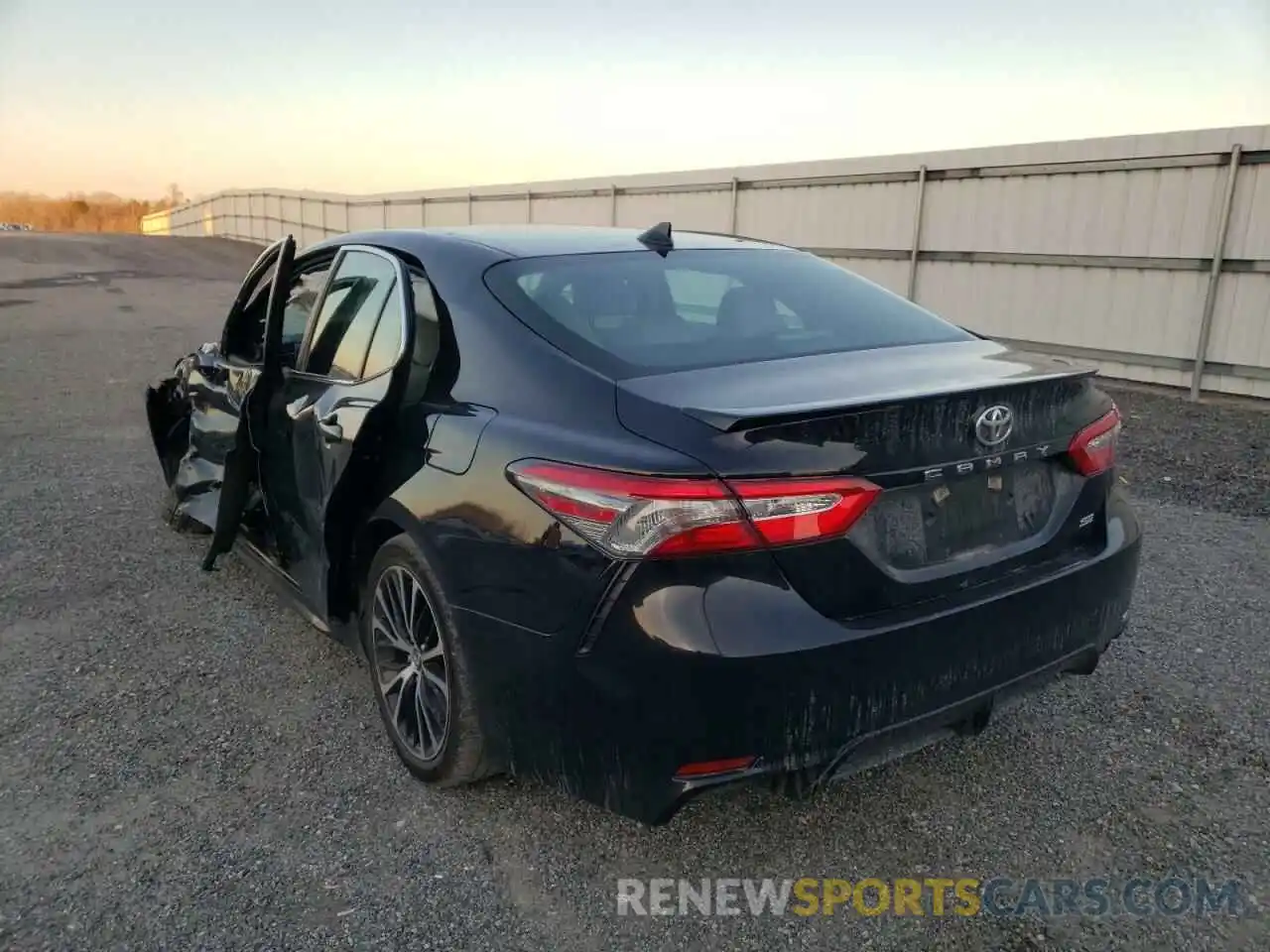 3 Photograph of a damaged car 4T1B11HK2KU750072 TOYOTA CAMRY 2019