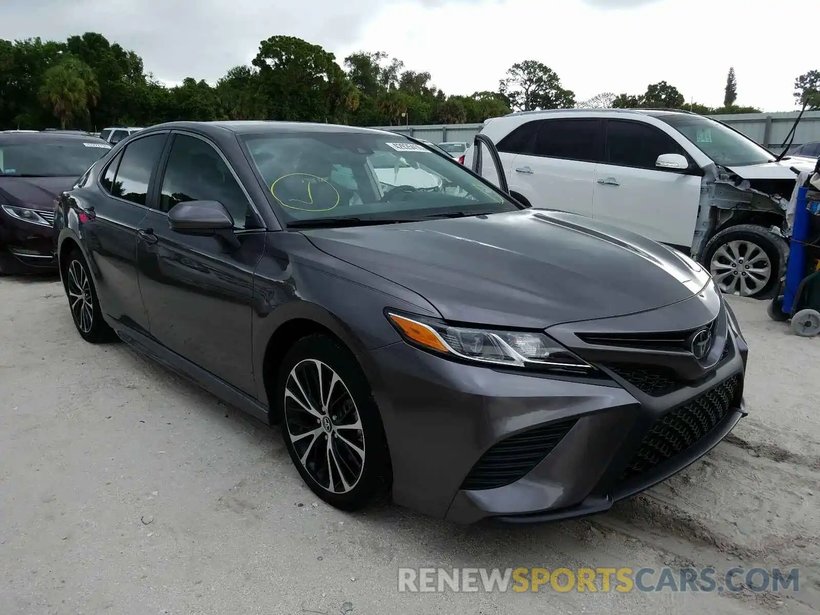 1 Photograph of a damaged car 4T1B11HK2KU751576 TOYOTA CAMRY 2019