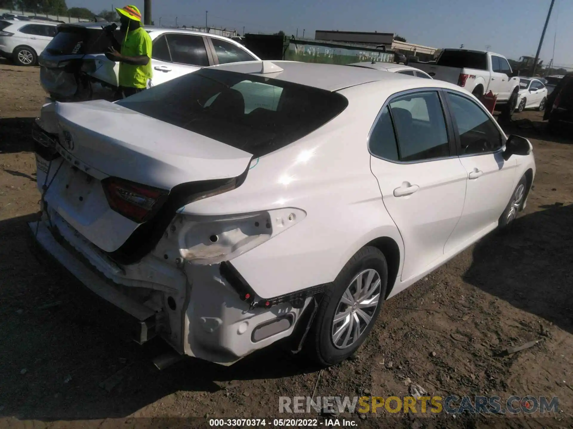 4 Photograph of a damaged car 4T1B11HK2KU752615 TOYOTA CAMRY 2019