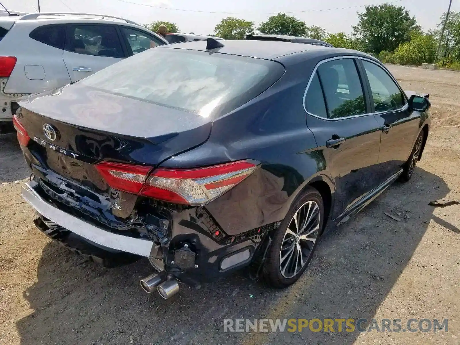 4 Photograph of a damaged car 4T1B11HK2KU752825 TOYOTA CAMRY 2019