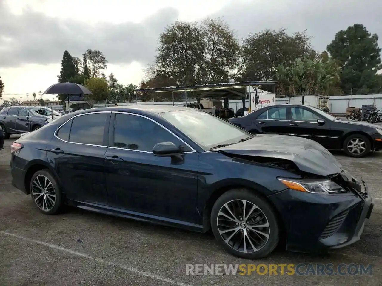 4 Photograph of a damaged car 4T1B11HK2KU756079 TOYOTA CAMRY 2019