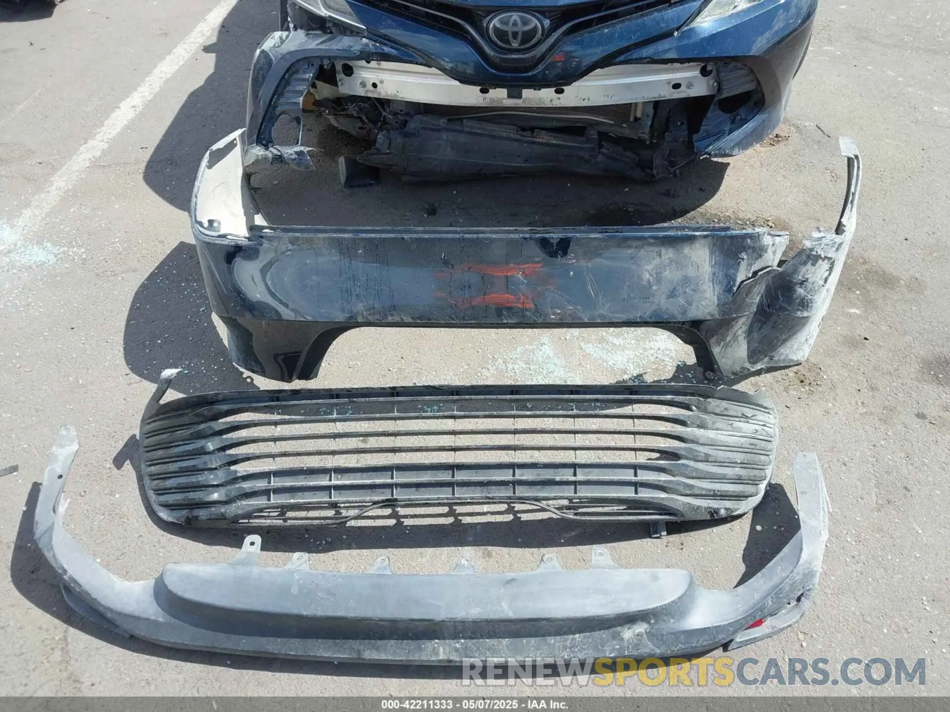 12 Photograph of a damaged car 4T1B11HK2KU757247 TOYOTA CAMRY 2019