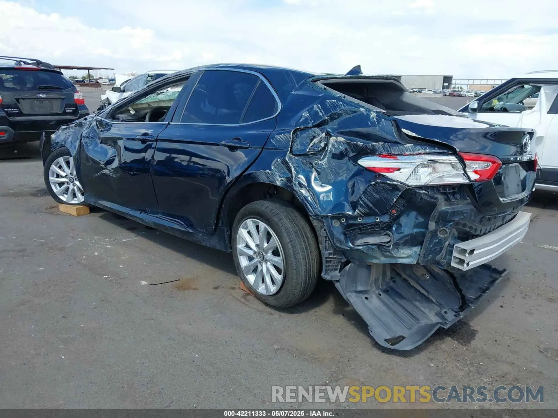 3 Photograph of a damaged car 4T1B11HK2KU757247 TOYOTA CAMRY 2019