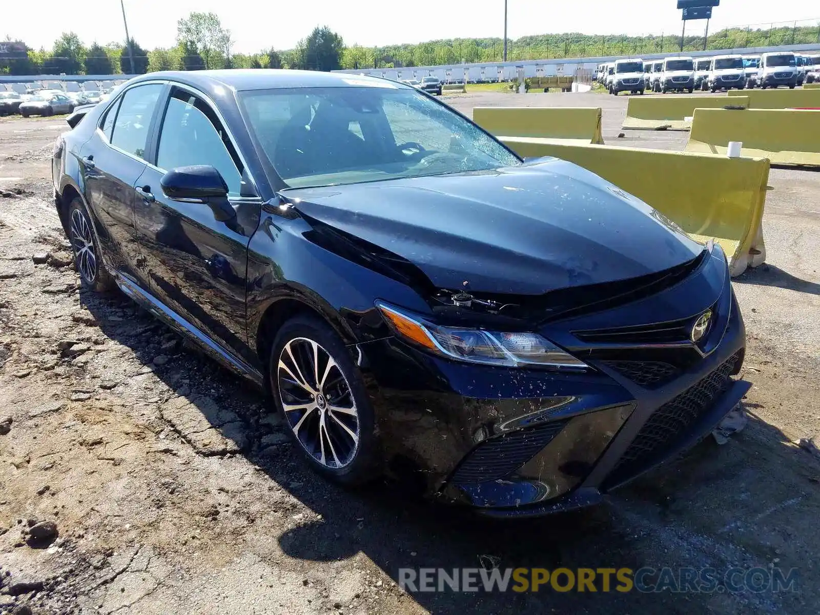 1 Photograph of a damaged car 4T1B11HK2KU757992 TOYOTA CAMRY 2019