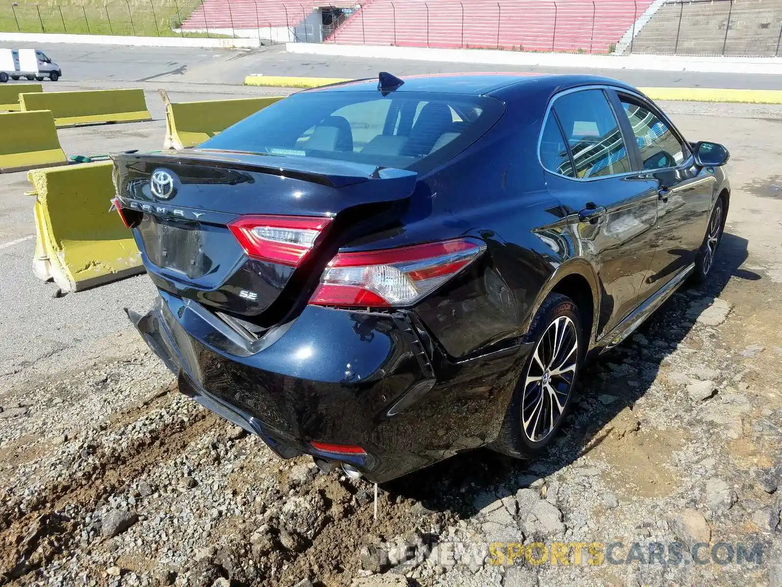 4 Photograph of a damaged car 4T1B11HK2KU757992 TOYOTA CAMRY 2019