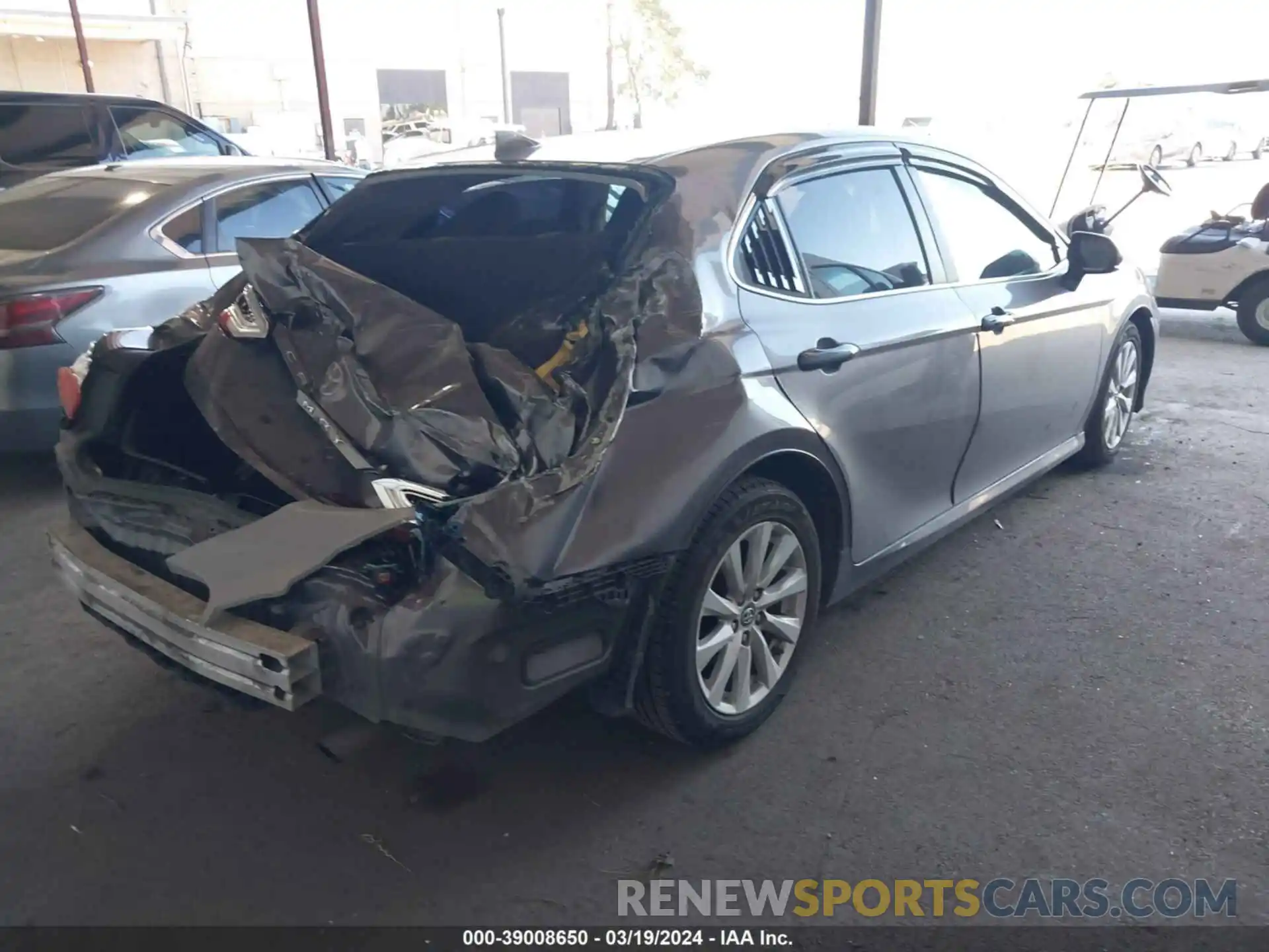 4 Photograph of a damaged car 4T1B11HK2KU760472 TOYOTA CAMRY 2019