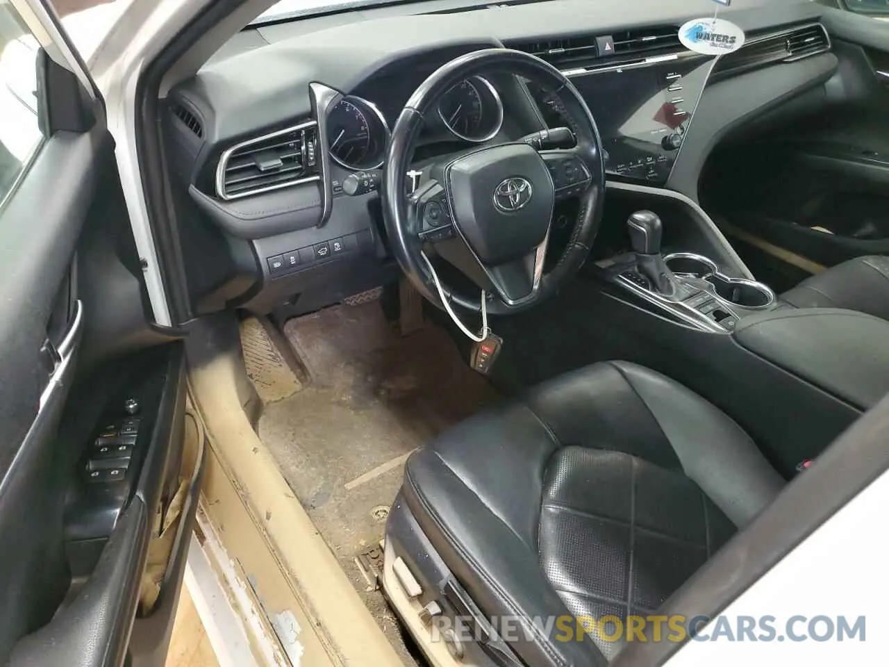 8 Photograph of a damaged car 4T1B11HK2KU761413 TOYOTA CAMRY 2019