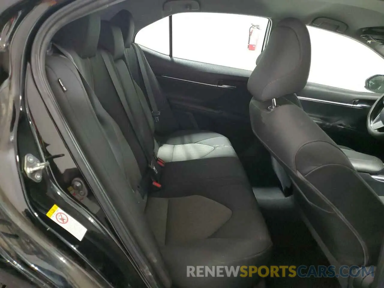 10 Photograph of a damaged car 4T1B11HK2KU763923 TOYOTA CAMRY 2019