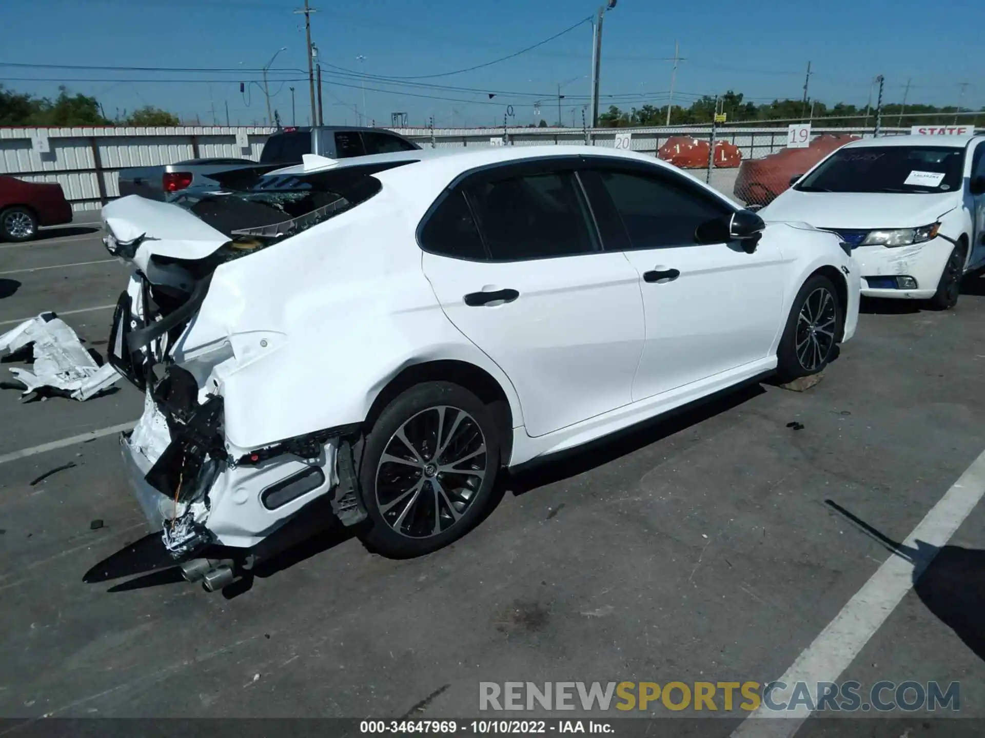 4 Photograph of a damaged car 4T1B11HK2KU764635 TOYOTA CAMRY 2019