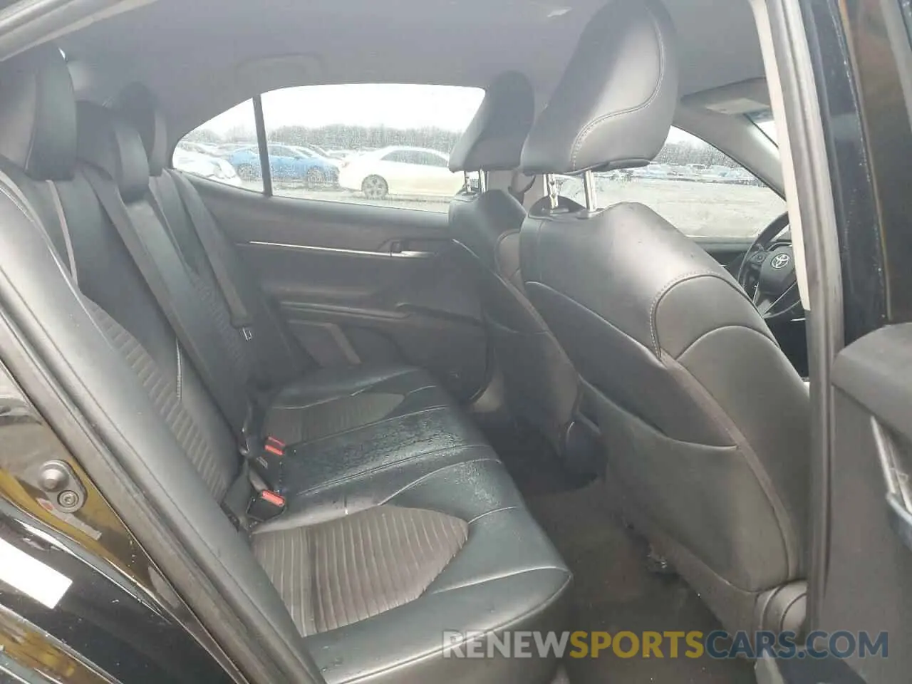 10 Photograph of a damaged car 4T1B11HK2KU767583 TOYOTA CAMRY 2019