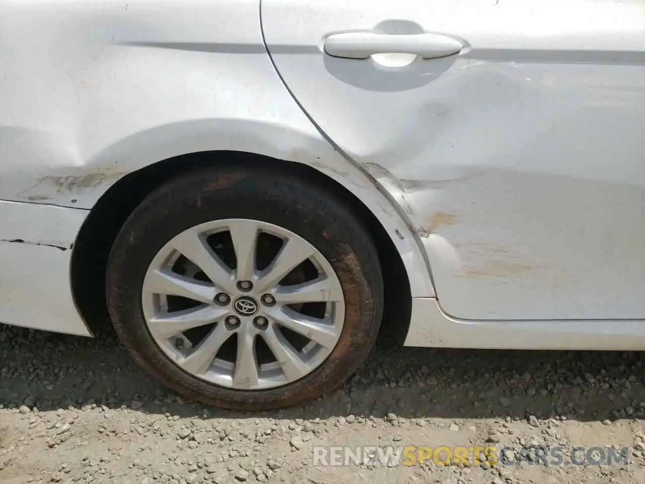 9 Photograph of a damaged car 4T1B11HK2KU768099 TOYOTA CAMRY 2019