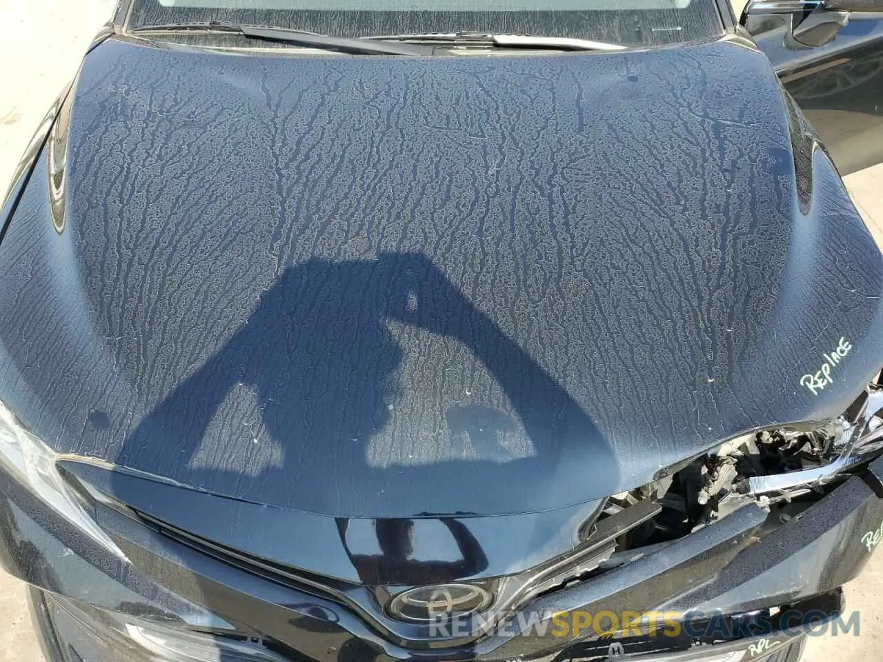 11 Photograph of a damaged car 4T1B11HK2KU768751 TOYOTA CAMRY 2019