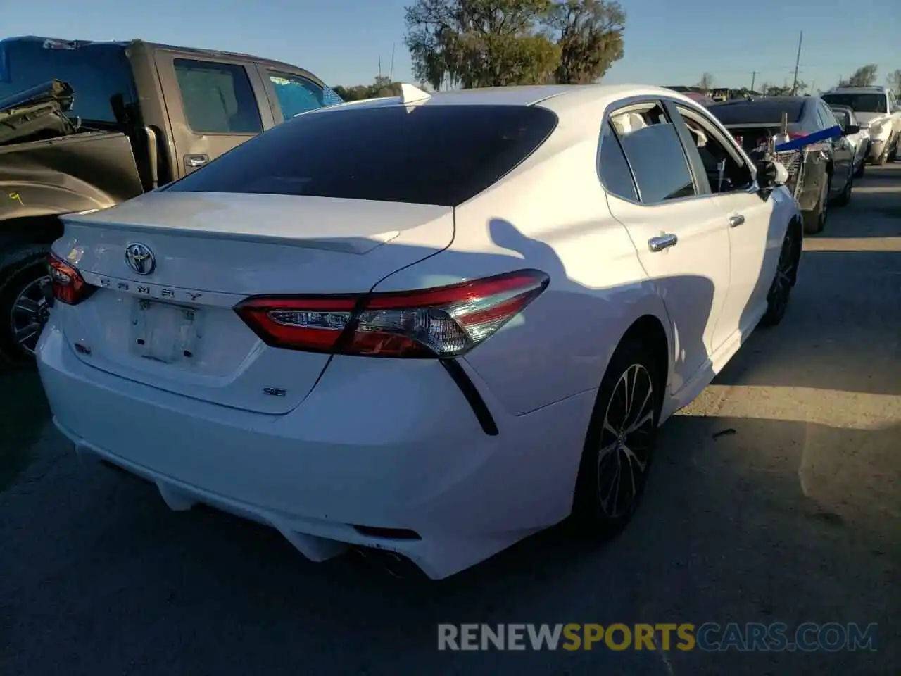 4 Photograph of a damaged car 4T1B11HK2KU768989 TOYOTA CAMRY 2019