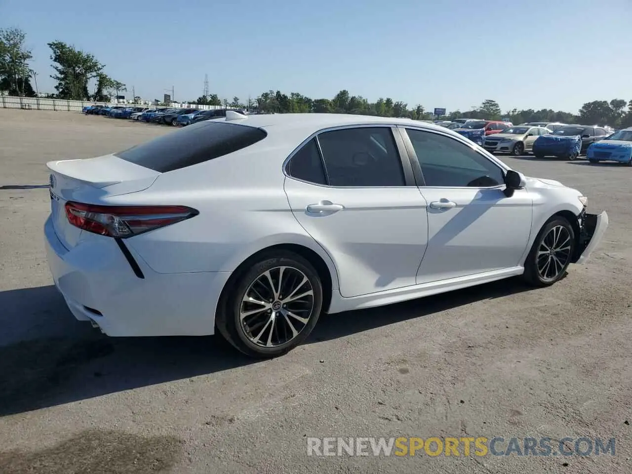 3 Photograph of a damaged car 4T1B11HK2KU772203 TOYOTA CAMRY 2019