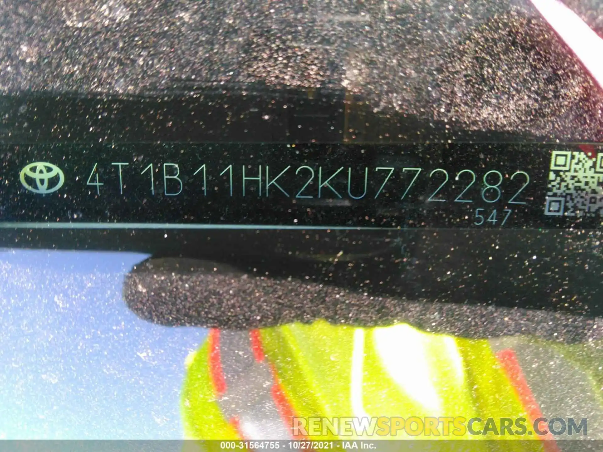 9 Photograph of a damaged car 4T1B11HK2KU772282 TOYOTA CAMRY 2019