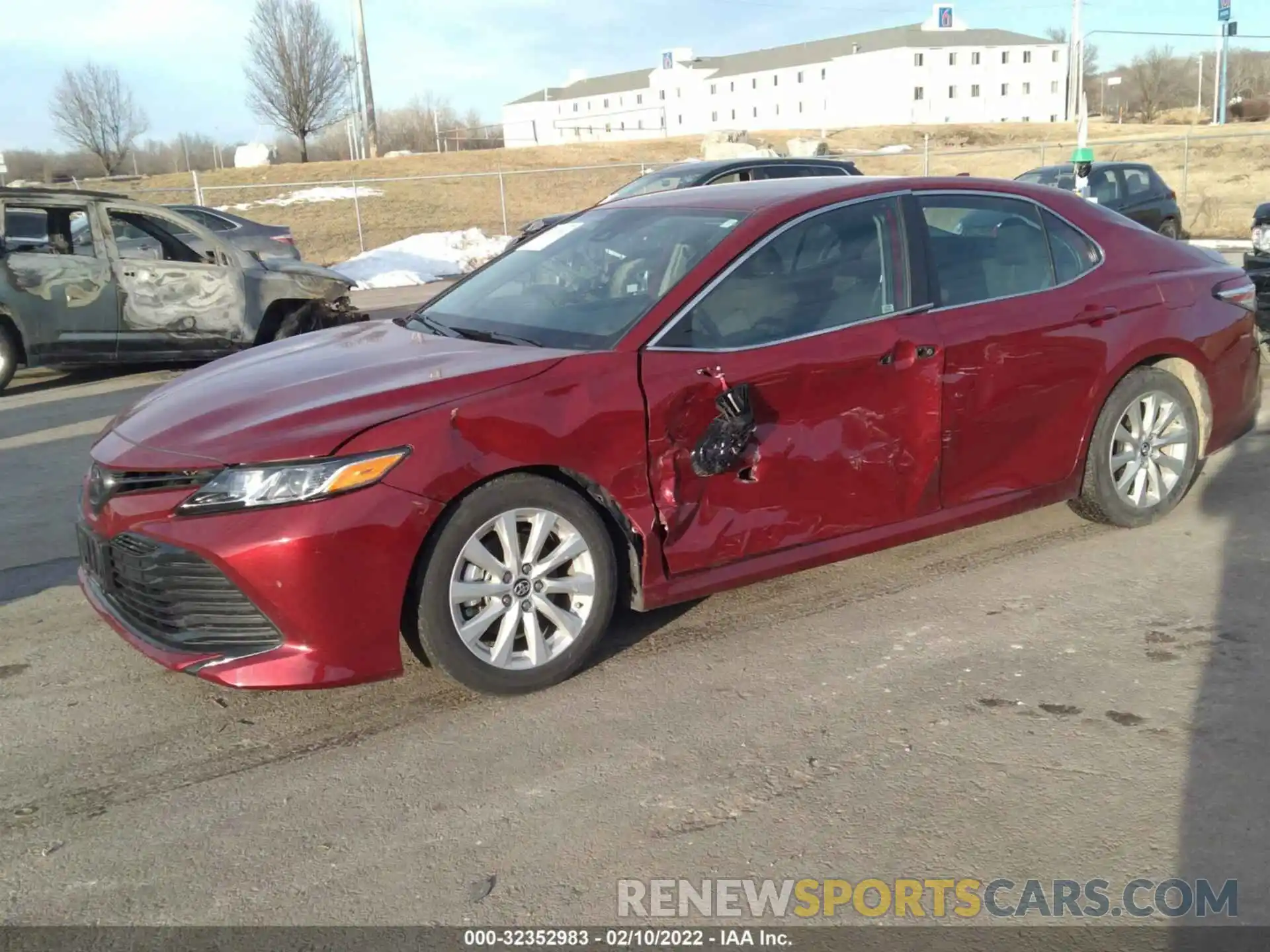 2 Photograph of a damaged car 4T1B11HK2KU787011 TOYOTA CAMRY 2019