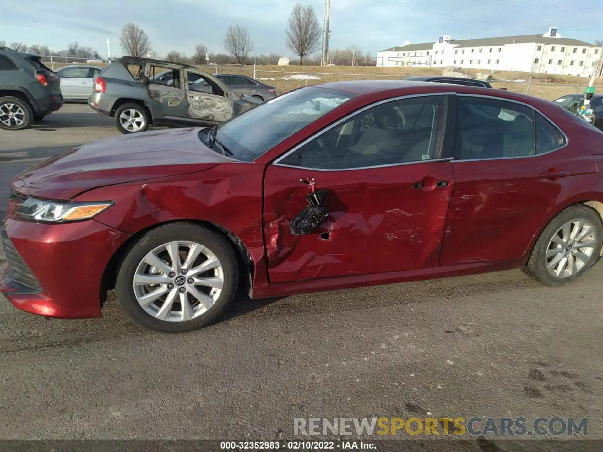 6 Photograph of a damaged car 4T1B11HK2KU787011 TOYOTA CAMRY 2019