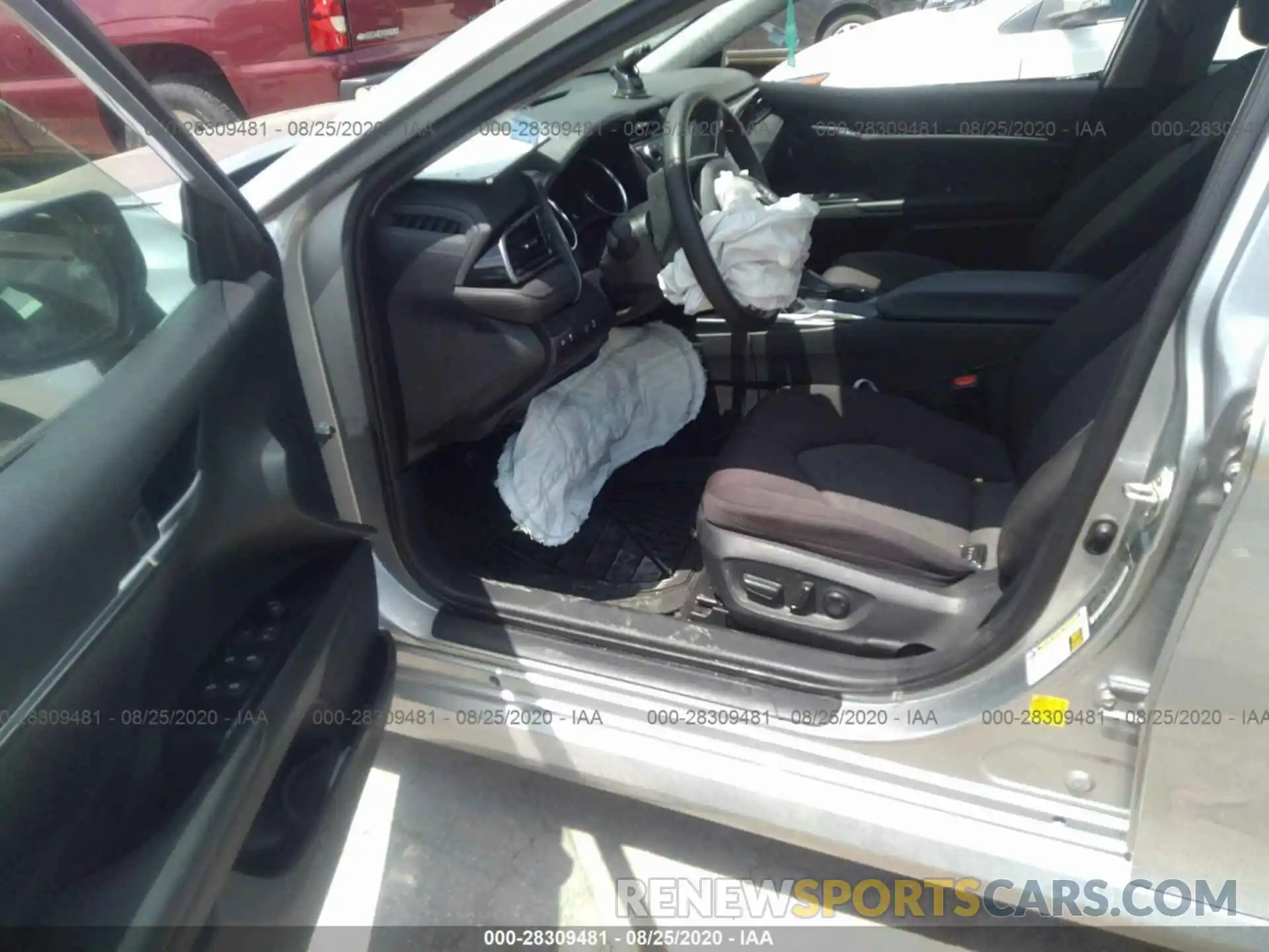 5 Photograph of a damaged car 4T1B11HK2KU790149 TOYOTA CAMRY 2019