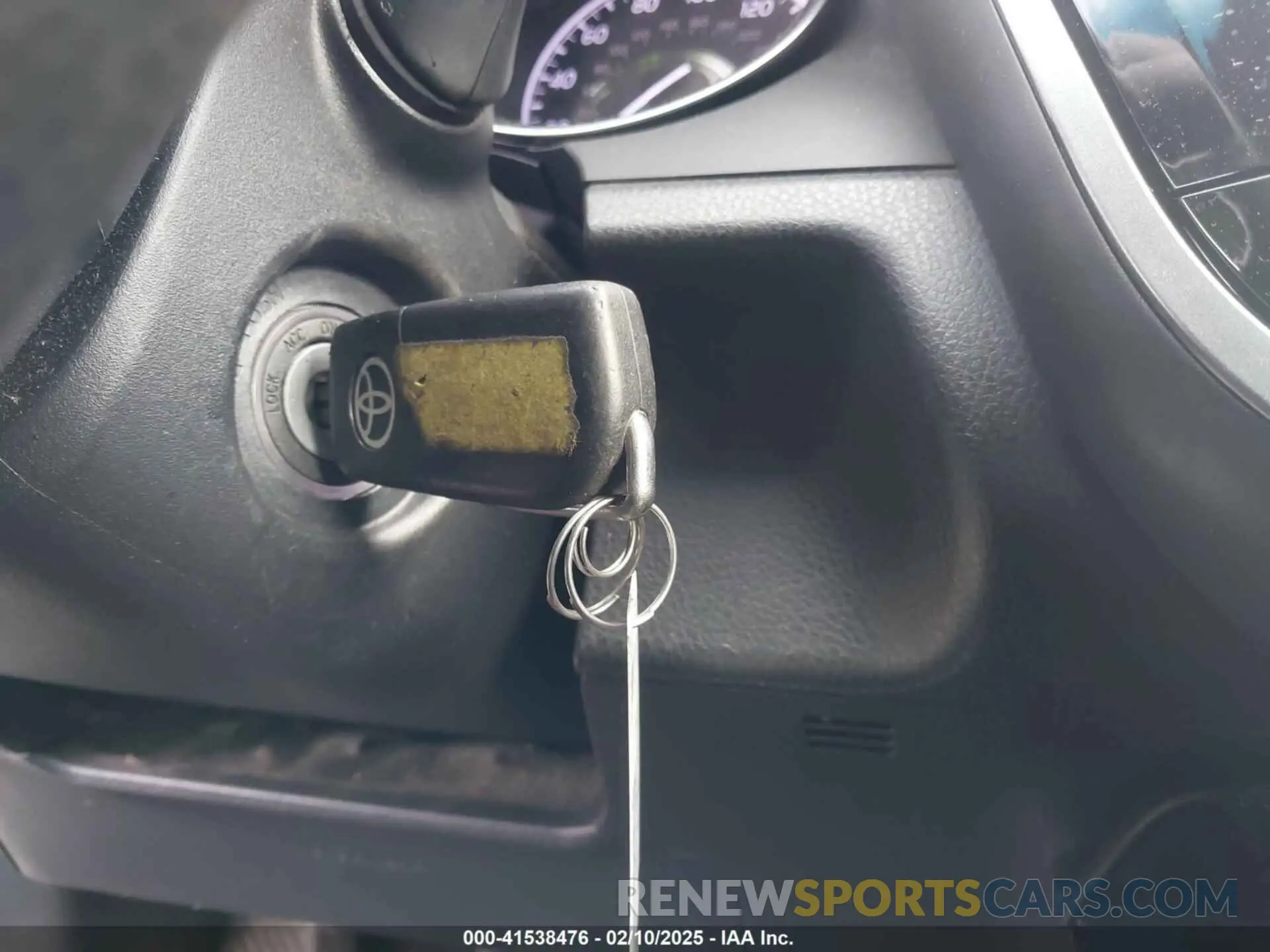 11 Photograph of a damaged car 4T1B11HK2KU793908 TOYOTA CAMRY 2019