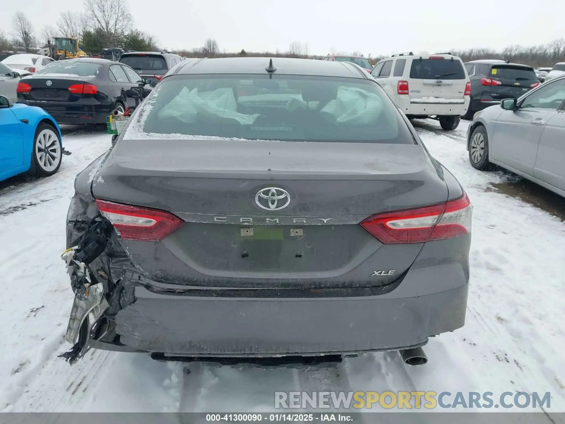 16 Photograph of a damaged car 4T1B11HK2KU794797 TOYOTA CAMRY 2019