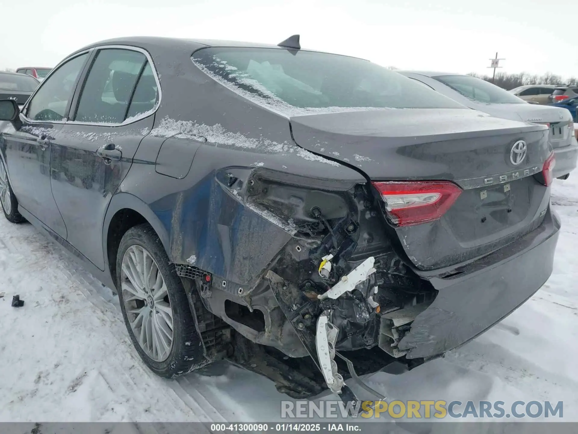 17 Photograph of a damaged car 4T1B11HK2KU794797 TOYOTA CAMRY 2019