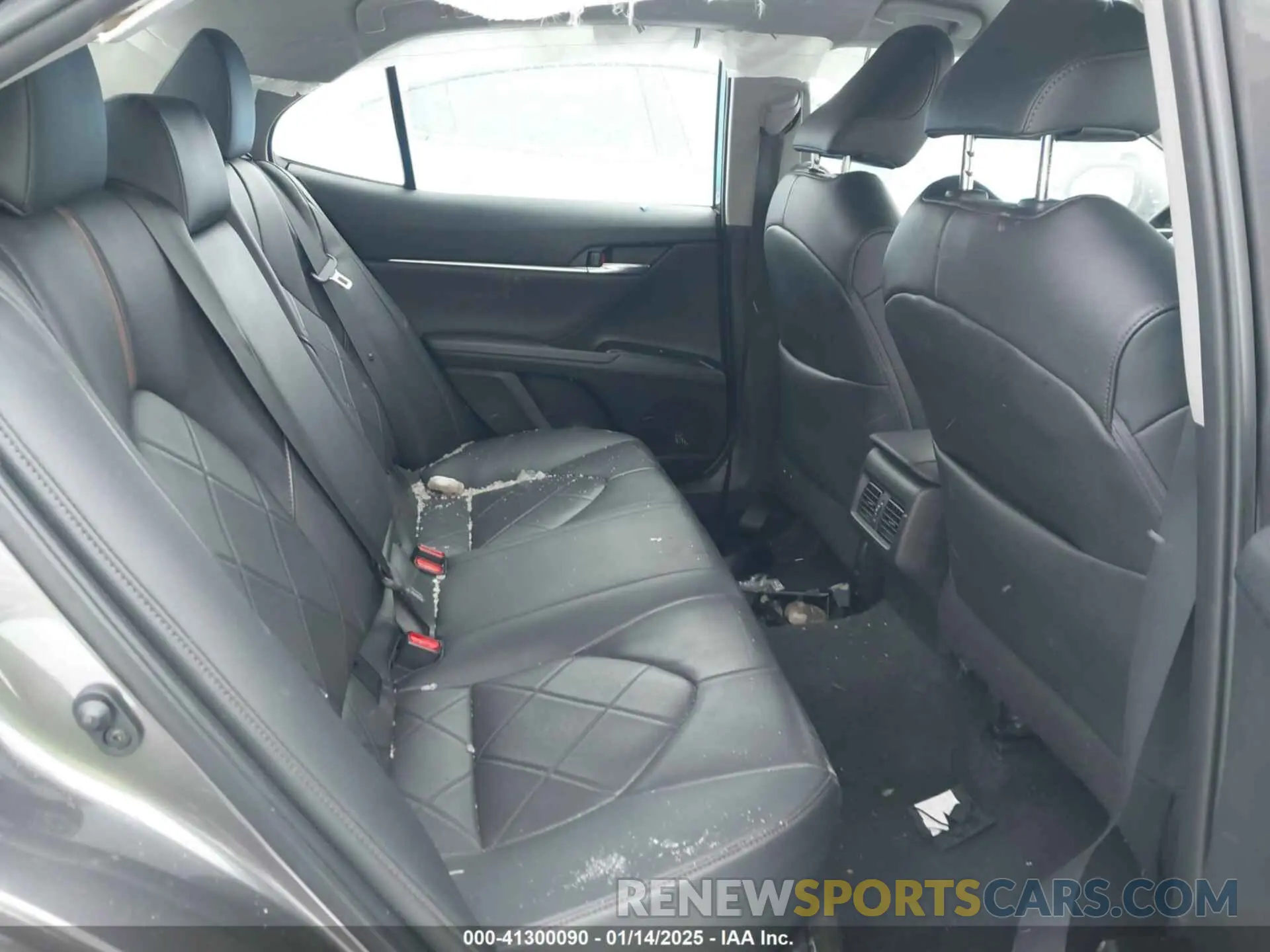 8 Photograph of a damaged car 4T1B11HK2KU794797 TOYOTA CAMRY 2019