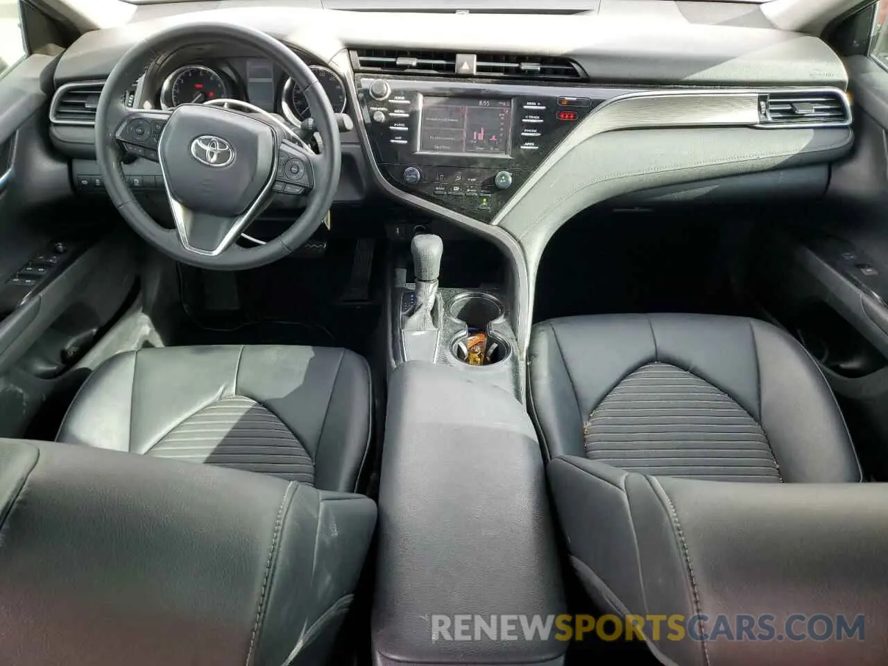 8 Photograph of a damaged car 4T1B11HK2KU804048 TOYOTA CAMRY 2019