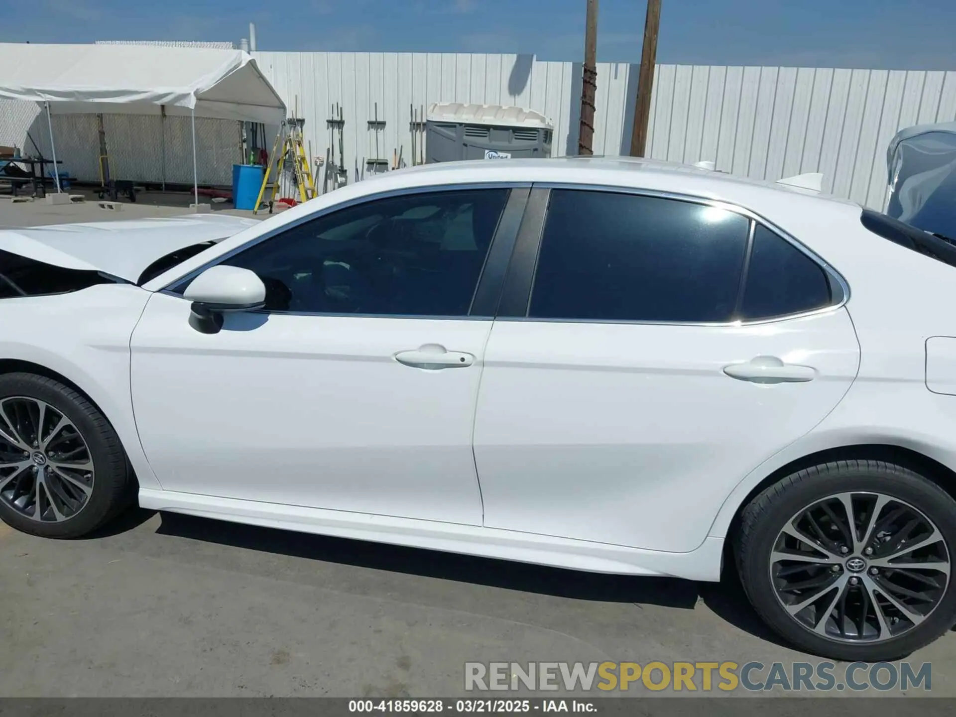 15 Photograph of a damaged car 4T1B11HK2KU804101 TOYOTA CAMRY 2019