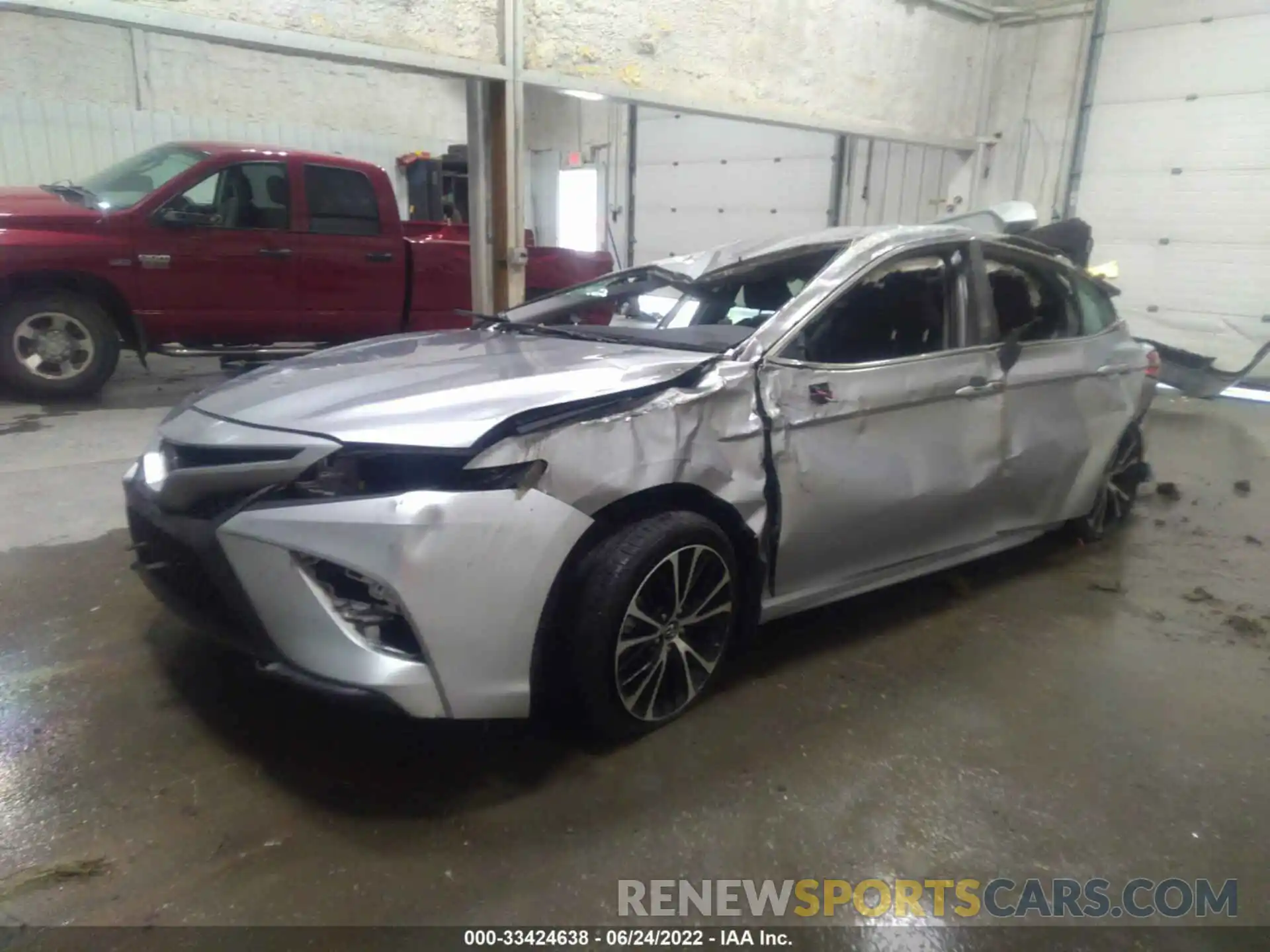 2 Photograph of a damaged car 4T1B11HK2KU807368 TOYOTA CAMRY 2019