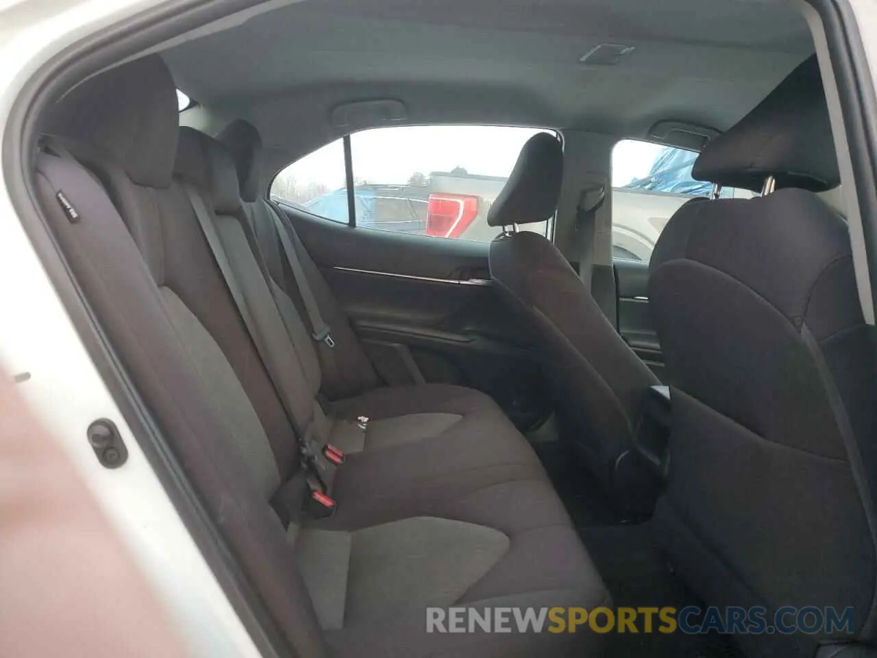 10 Photograph of a damaged car 4T1B11HK2KU818757 TOYOTA CAMRY 2019