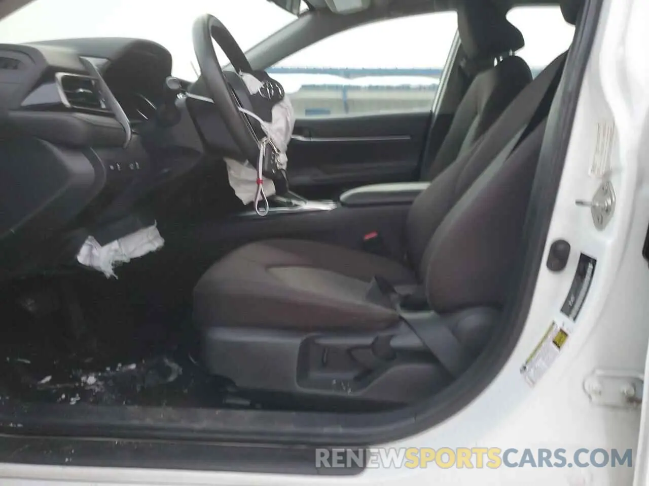 7 Photograph of a damaged car 4T1B11HK2KU818757 TOYOTA CAMRY 2019