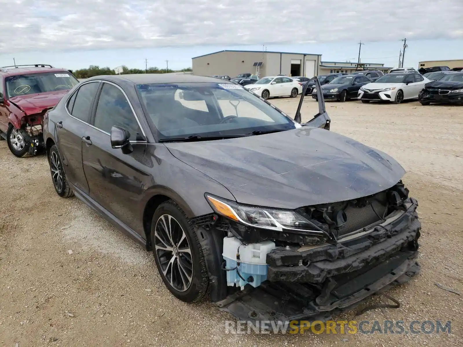 1 Photograph of a damaged car 4T1B11HK2KU819231 TOYOTA CAMRY 2019