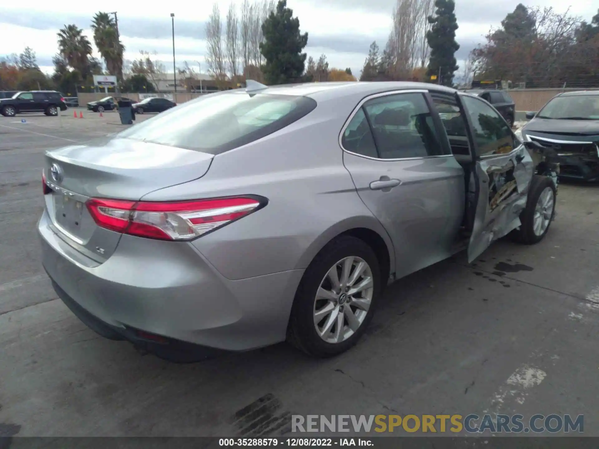 4 Photograph of a damaged car 4T1B11HK2KU821237 TOYOTA CAMRY 2019