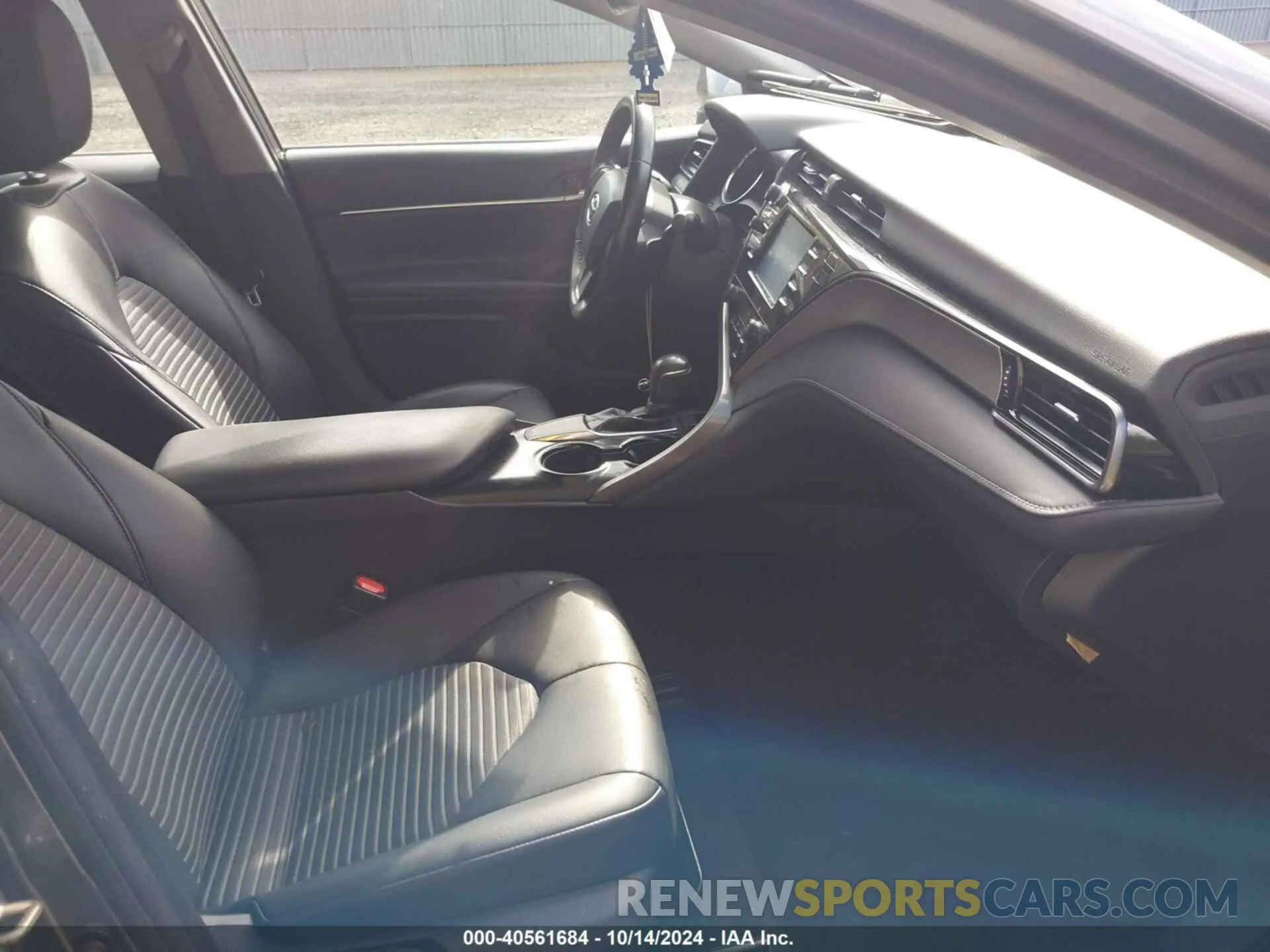 5 Photograph of a damaged car 4T1B11HK2KU823232 TOYOTA CAMRY 2019