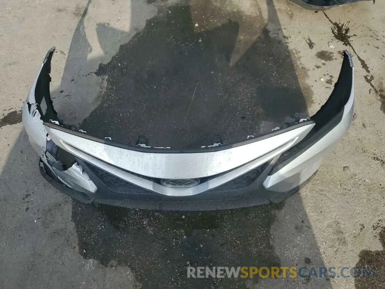12 Photograph of a damaged car 4T1B11HK2KU830861 TOYOTA CAMRY 2019