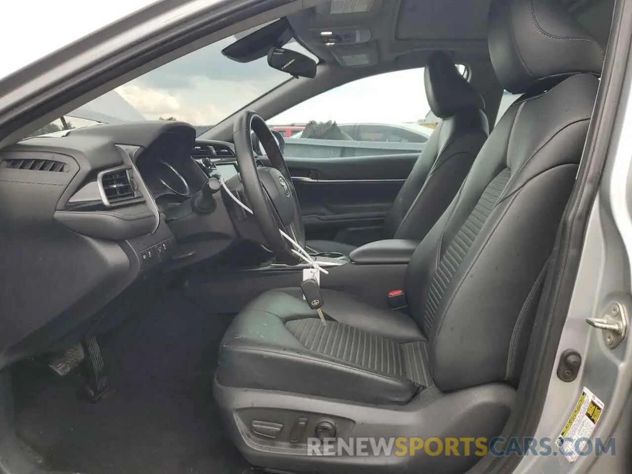 7 Photograph of a damaged car 4T1B11HK2KU830861 TOYOTA CAMRY 2019