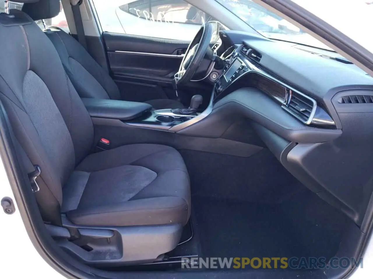 5 Photograph of a damaged car 4T1B11HK2KU832612 TOYOTA CAMRY 2019