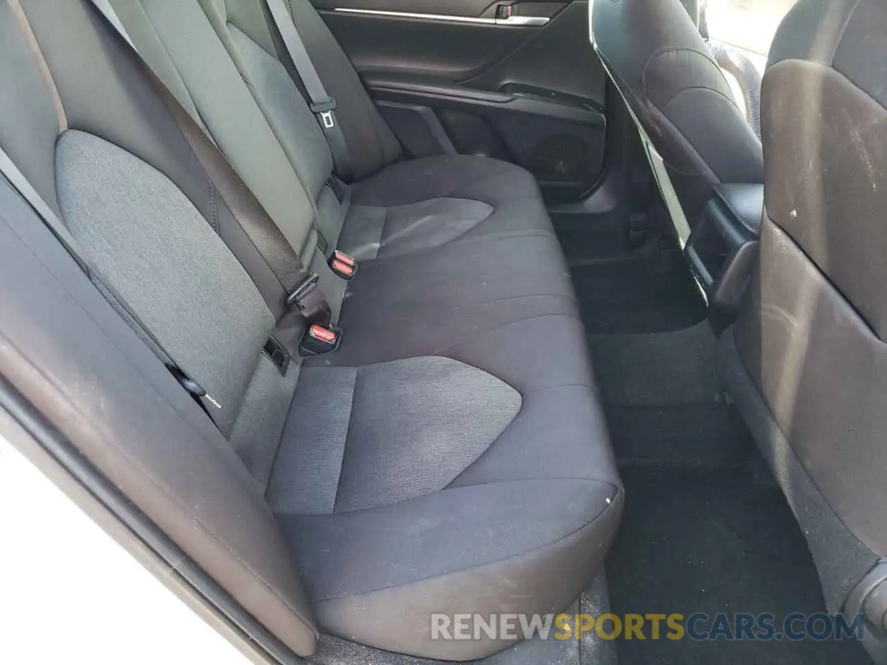 6 Photograph of a damaged car 4T1B11HK2KU832612 TOYOTA CAMRY 2019